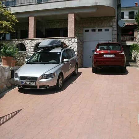 Apartments With A Parking Space Novi Vinodolski - 5488 Novi Vinodolski